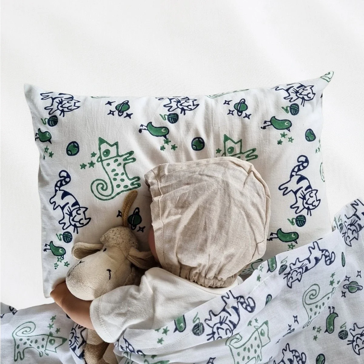 Kids Organic Billi Print Kapok Pillow | Soft & Hypoallergenic - Image 3