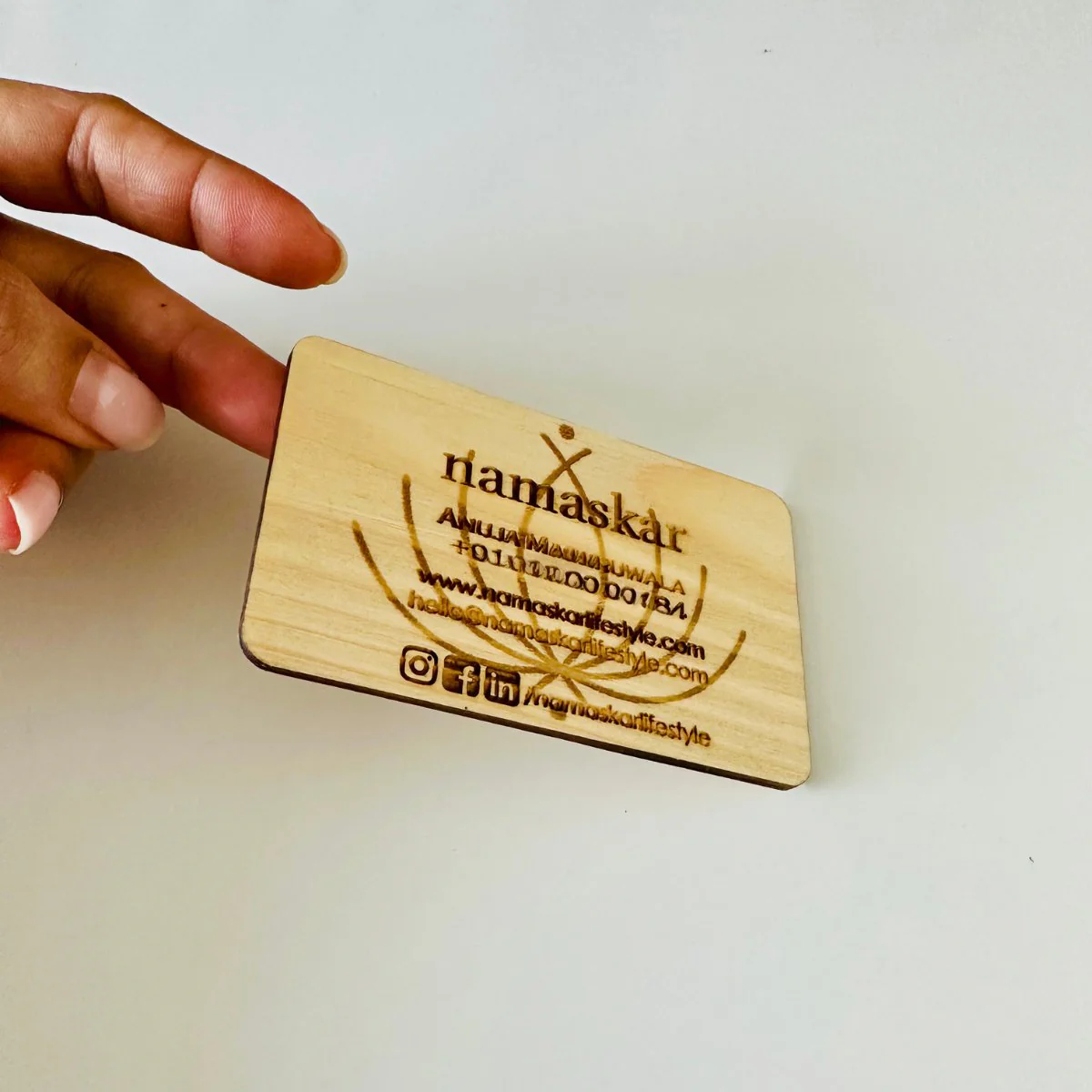 Wooden Personalised Visiting Cards - 200 pcs - Image 3